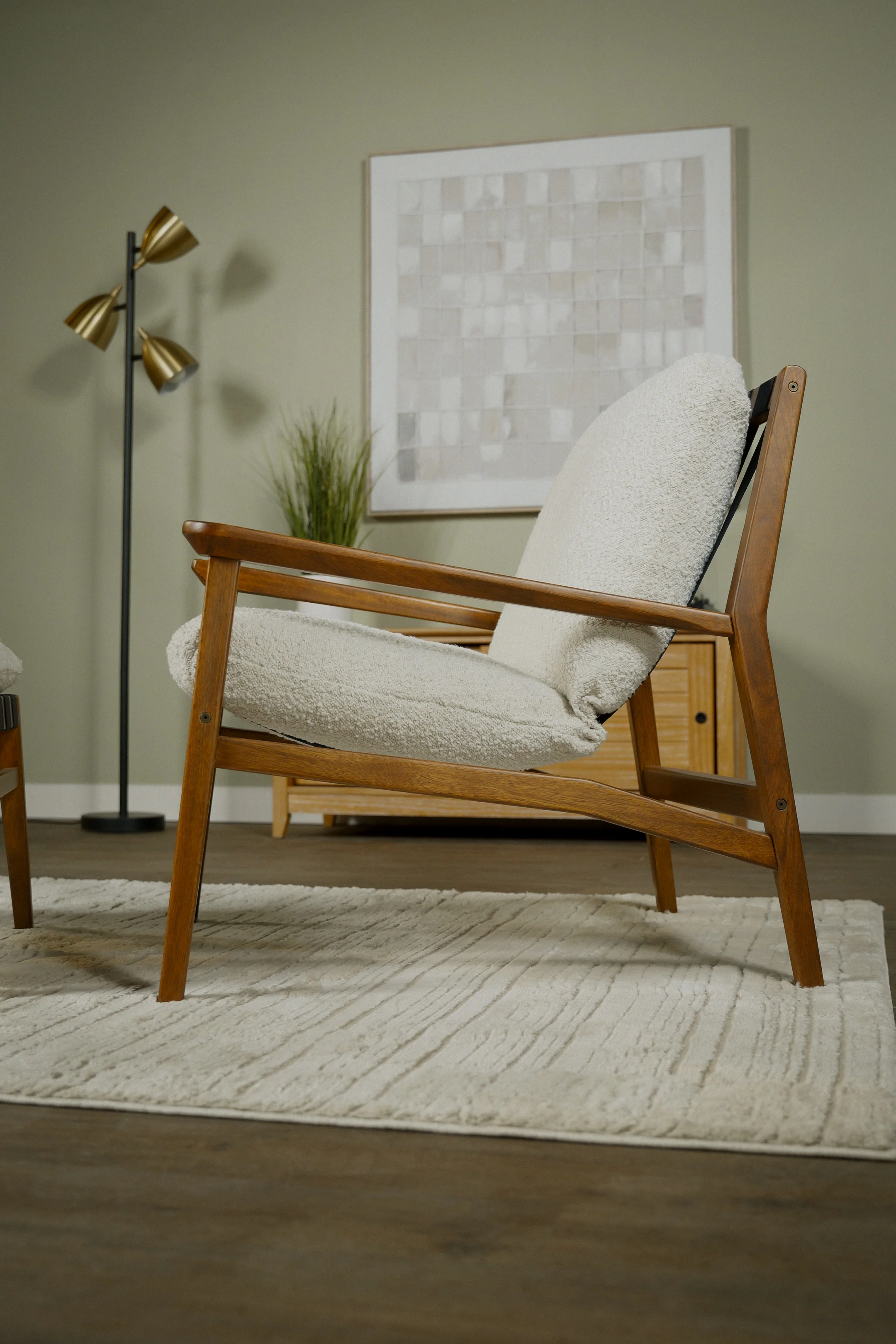 Mid Century Lounge Chair - Image 85