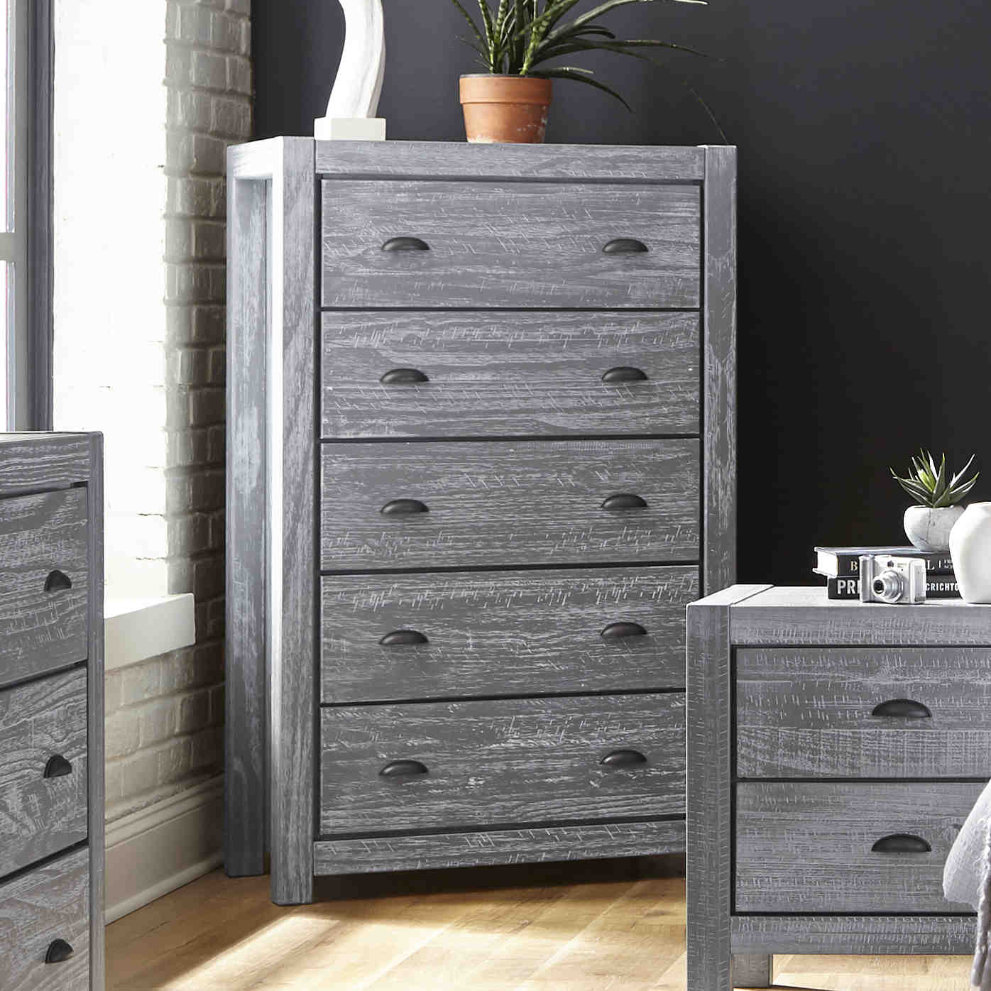 Montauk 5-Drawer Chest - Image 3