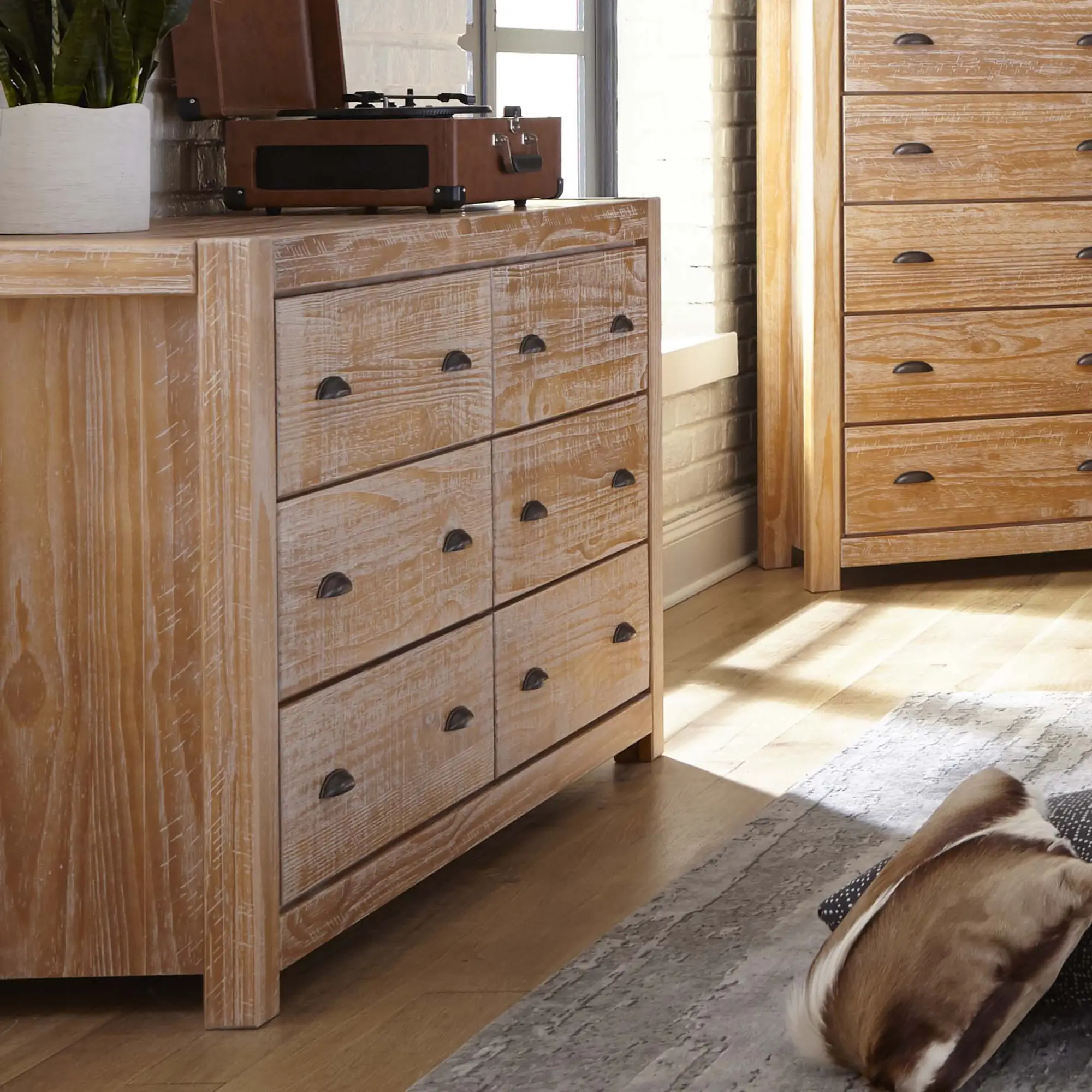 Montauk Bedroom Set (5-Piece) - Image 24